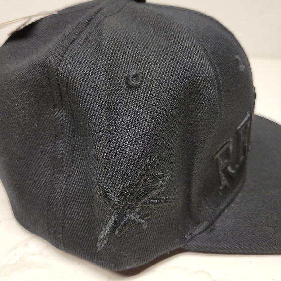 Snapback   Young & Reckless - Picture 2 of 5